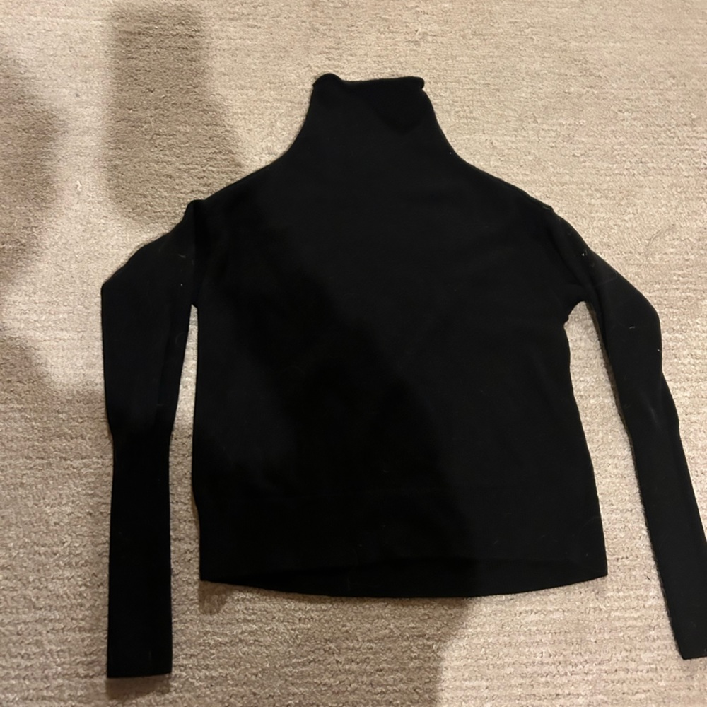 Wilfred turtleneck sweater